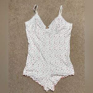 White Coquette Floral Lace Trim V-Neck Cami Romper - Sz. M